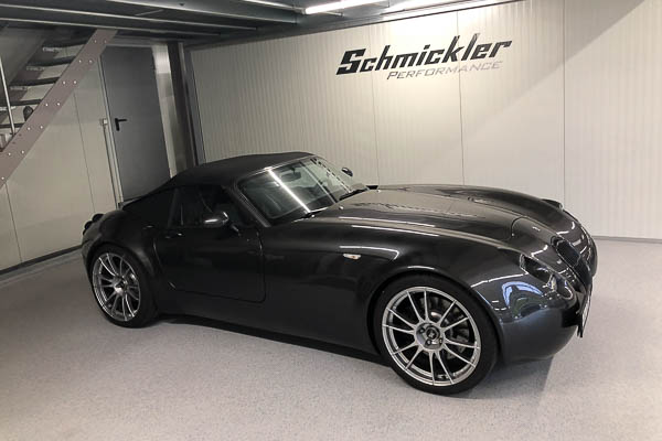 schmickler-wiesmann-roadster-black.jpg